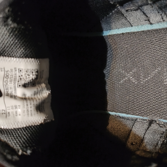 Nike Men's Black Athletic Shoes - Picture 6 of 7